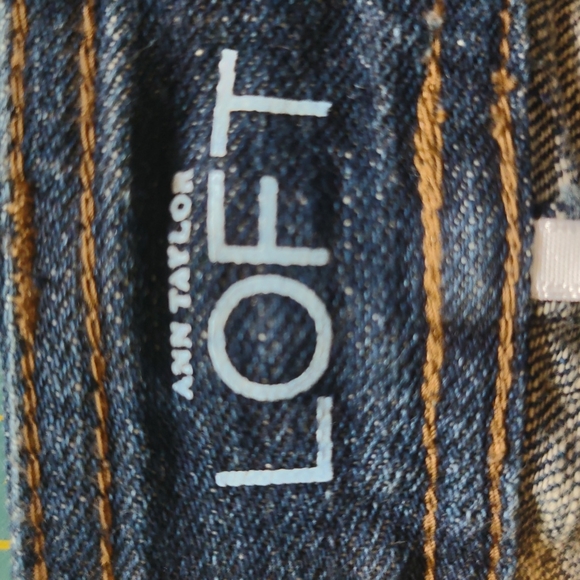 Ladies Ann Taylor LOFT Denim Mini-Skirt - Size 6 Petite - Picture 3 of 5